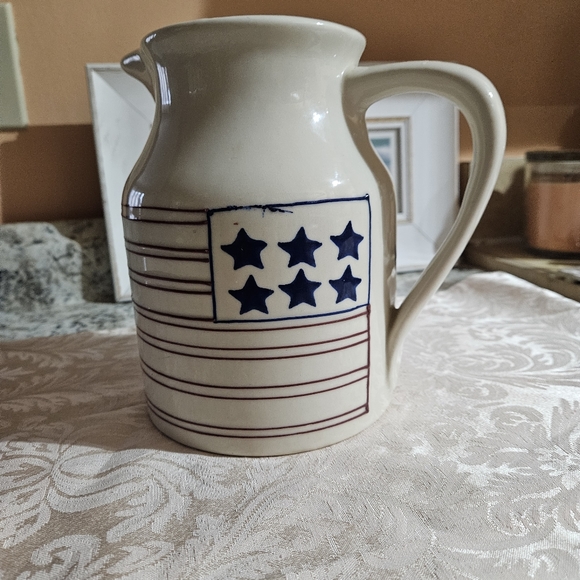 Pitcher with flag - Picture 4 of 4
